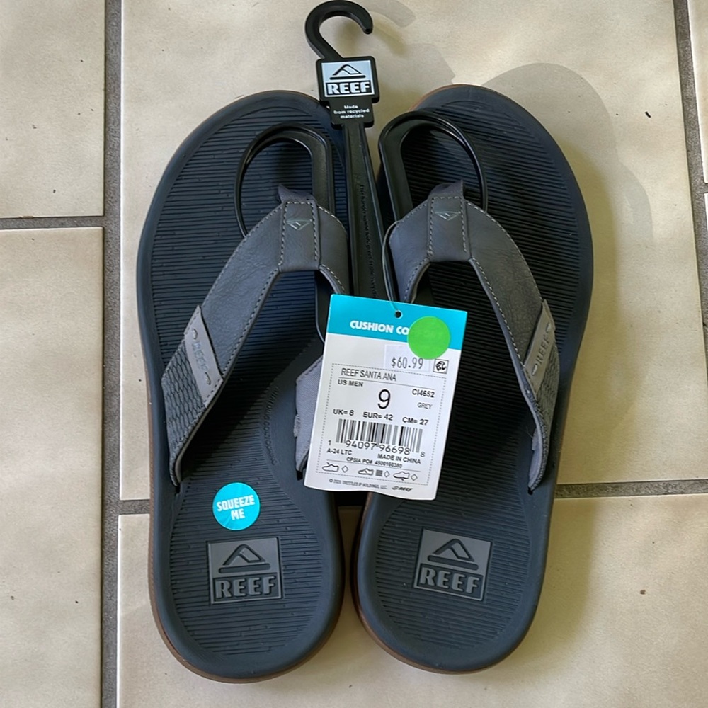 NWT Men’s Reef Flip Flops